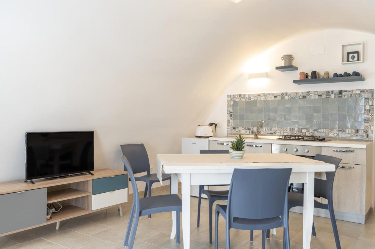 Suite La Scala Del Borgo Cisternino Ngoại thất bức ảnh