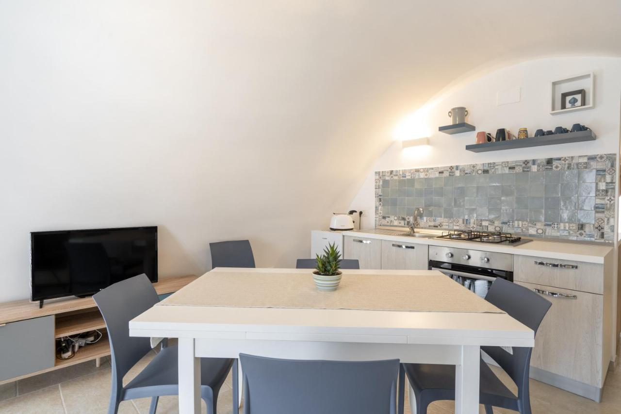 Suite La Scala Del Borgo Cisternino Ngoại thất bức ảnh